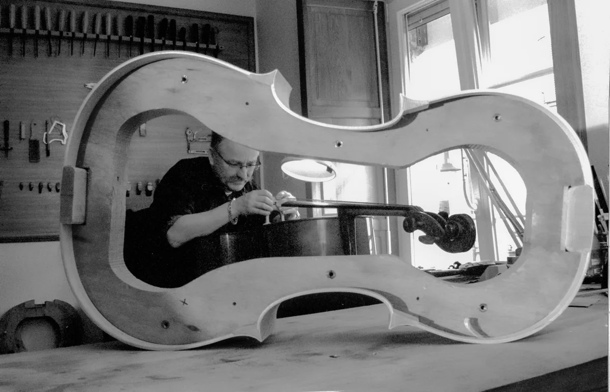 Dans l’atelier d'un luthier